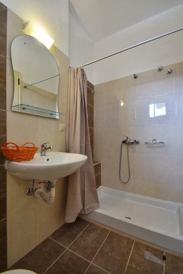 Aigli Rooms เลปโตการายา ภายนอก รูปภาพ