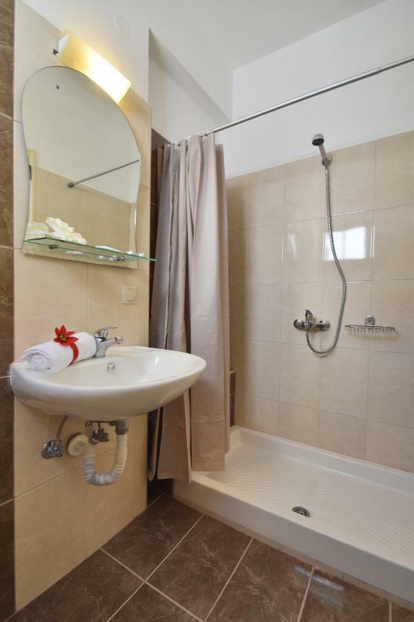 Aigli Rooms เลปโตการายา ภายนอก รูปภาพ